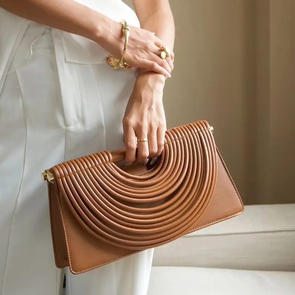 Elegant Silver Clutch Bag - Picture 2 of 16